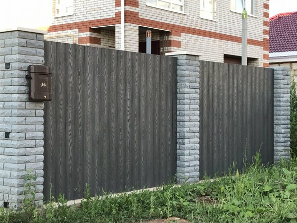 Забор из ДПК для частного дома